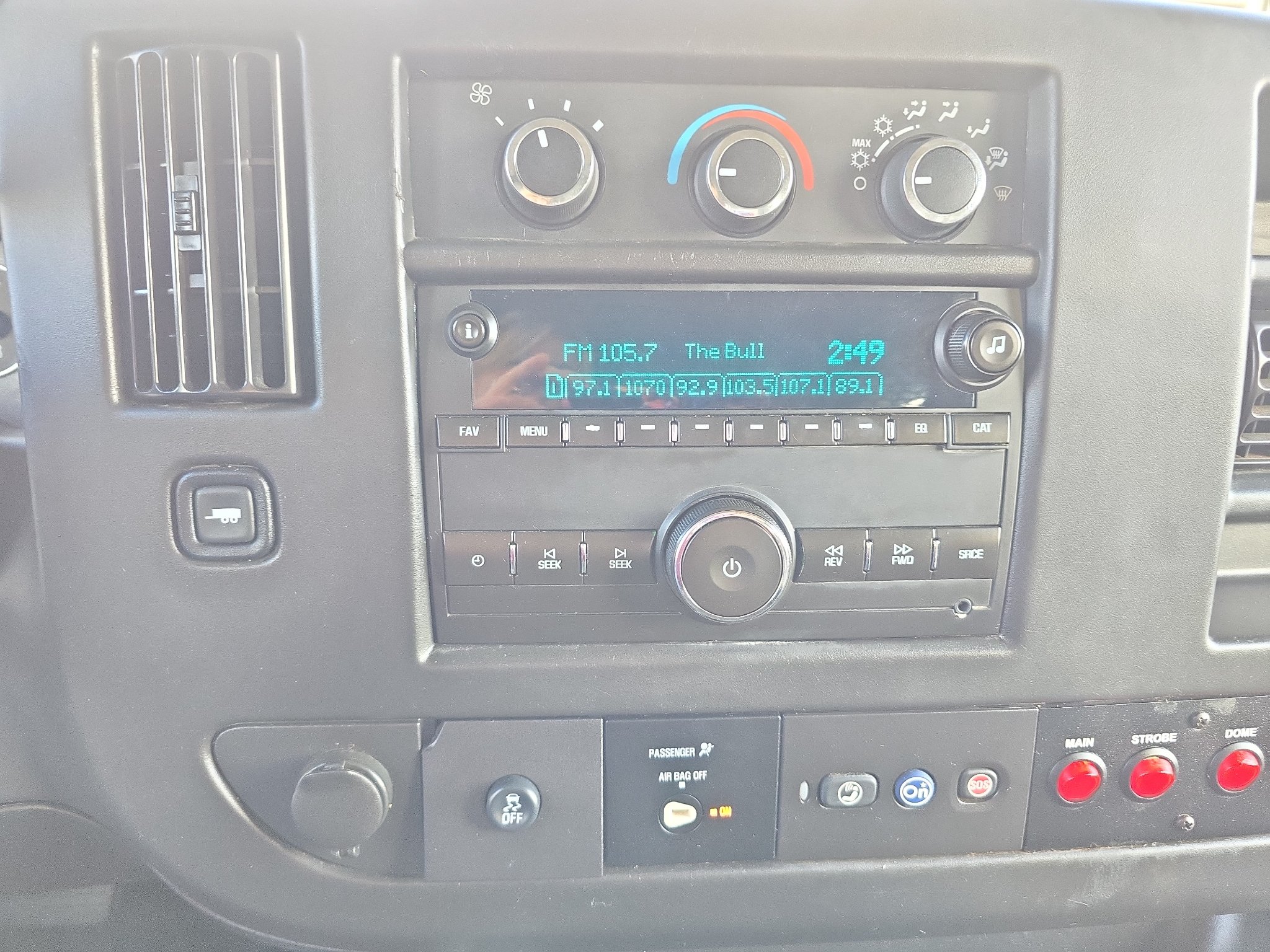 Used 2016 Chevrolet Express 2500 RWD image 25