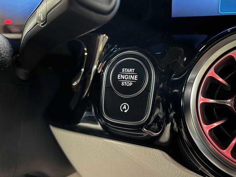 Used 2025 Mercedes-Benz GLA 250 4MATIC image 30