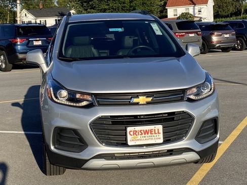 Used 2020 Chevrolet Trax LT w/ LT Convenience Package image 8