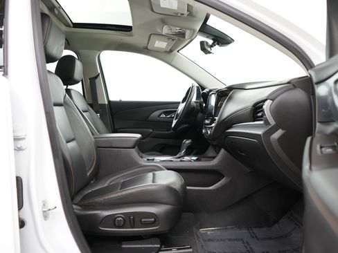 Used 2019 Chevrolet Traverse Premier w/ Redline Edition AWD/4WD image 11