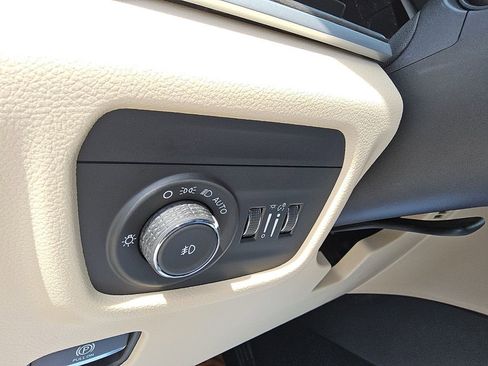 New 2026 Jeep Grand Cherokee L Limited w/ Limited Altitude Package image 30