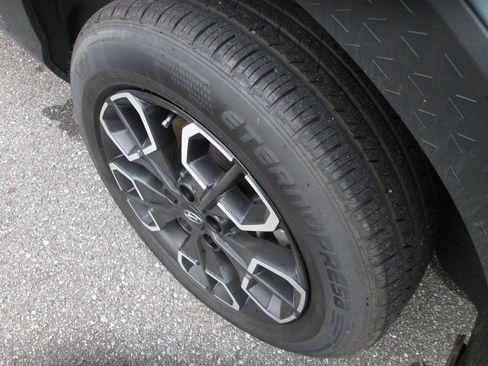 Used 2023 Hyundai Santa Cruz SEL AWD/4WD image 6