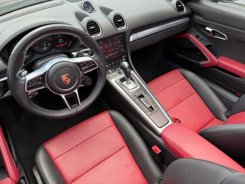 Certified 2025 Porsche 718 Boxster RWD image 15