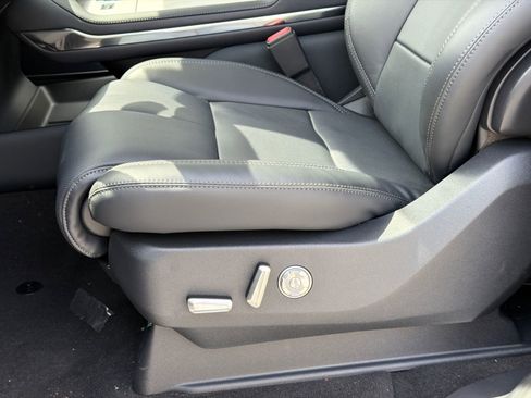 New 2026 Lincoln Navigator L Reserve image 17