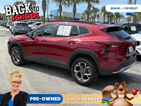 Used 2025 Chevrolet Trax LT FWD image 5
