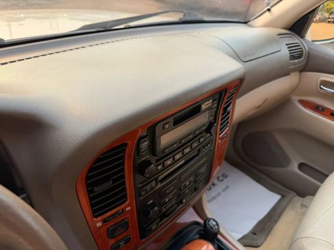 Used 2000 Lexus LX 470 4WD image 14