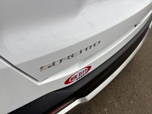 Used 2024 Kia Sorento S image 49