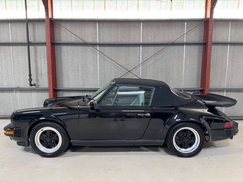 Used 1987 Porsche 911 Carrera RWD image 16