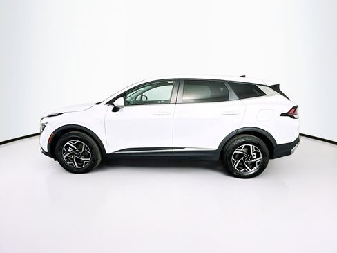 Used 2025 Kia Sportage LX image 4