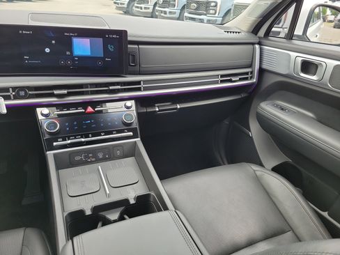 Used 2025 Hyundai Santa Fe Limited FWD image 20