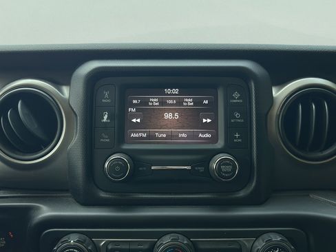 Used 2020 Jeep Wrangler Sport AWD/4WD image 19