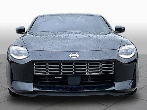 Certified 2025 Nissan Z Performance w/ Floor Mat Package RWD image 4
