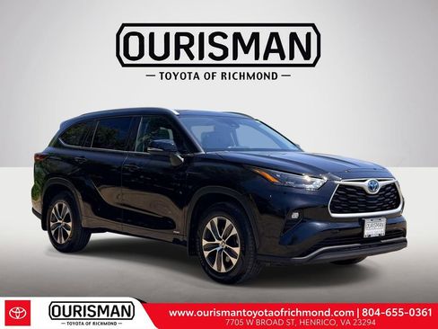 Used 2022 Toyota Highlander XLE AWD/4WD image 1