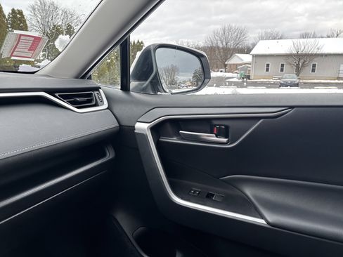 Certified 2025 Toyota RAV4 XLE image 25