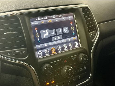 Used 2018 Jeep Grand Cherokee Altitude RWD image 19