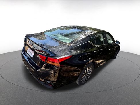 Used 2024 Nissan Altima 2.5 SV image 4