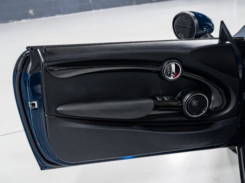 Used 2018 MINI Cooper S image 11