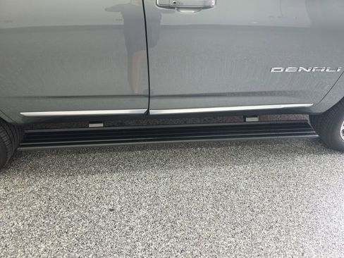 Used 2026 GMC Yukon Denali w/ Sun & Power Step Package image 9