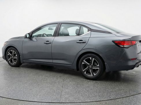 Used 2025 Nissan Sentra SV FWD image 6