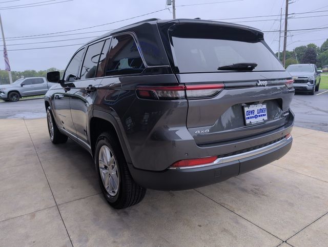 Used 2024 Jeep Grand Cherokee Laredo X w/ Luxury Tech Group I AWD/4WD image 6