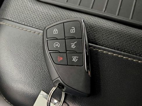 Used 2023 Chevrolet Suburban Premier image 37