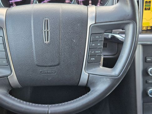 Used 2010 Lincoln MKZ image 22