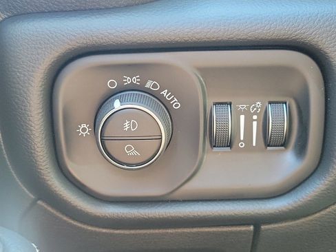 Used 2025 RAM 1500 Laramie RWD image 22