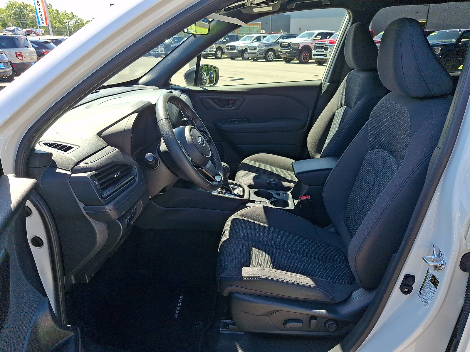 Used 2025 Subaru Forester Premium AWD/4WD image 13