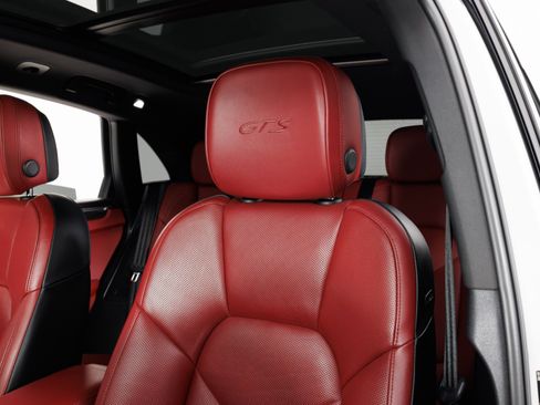 Used 2022 Porsche Macan GTS AWD/4WD image 18