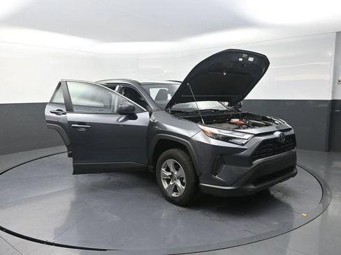 Used 2025 Toyota RAV4 LE AWD/4WD image 39