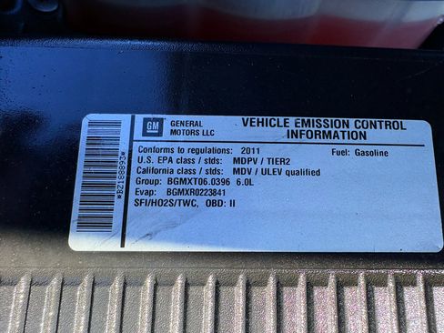 Used 2011 Chevrolet Silverado 2500 LT w/ Interior Plus Package image 32