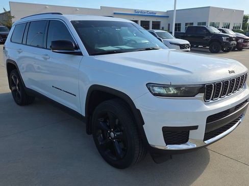 Used 2021 Jeep Grand Cherokee L Limited w/ MOPAR Finishing Package AWD/4WD image 7