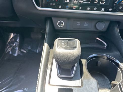 Used 2023 Nissan Rogue Platinum w/ Platinum Premium Package AWD/4WD image 25