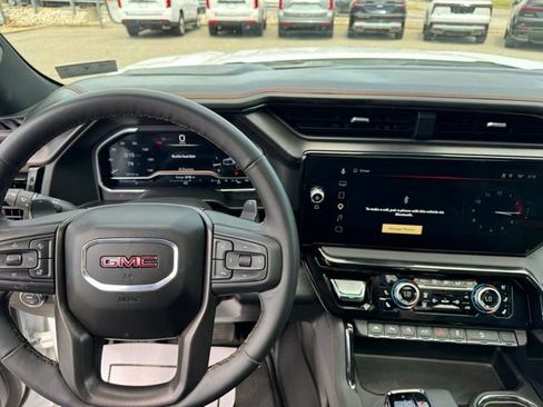 Used 2025 GMC Sierra 1500 AT4 w/ AT4 Premium Package AWD/4WD image 12