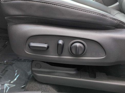 Used 2022 Buick Encore GX Essence w/ Experience Buick Package AWD/4WD image 18