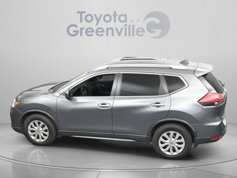 Used 2017 Nissan Rogue S w/ Appearance Package FWD image 7
