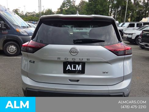 Used 2024 Nissan Rogue SV FWD image 11