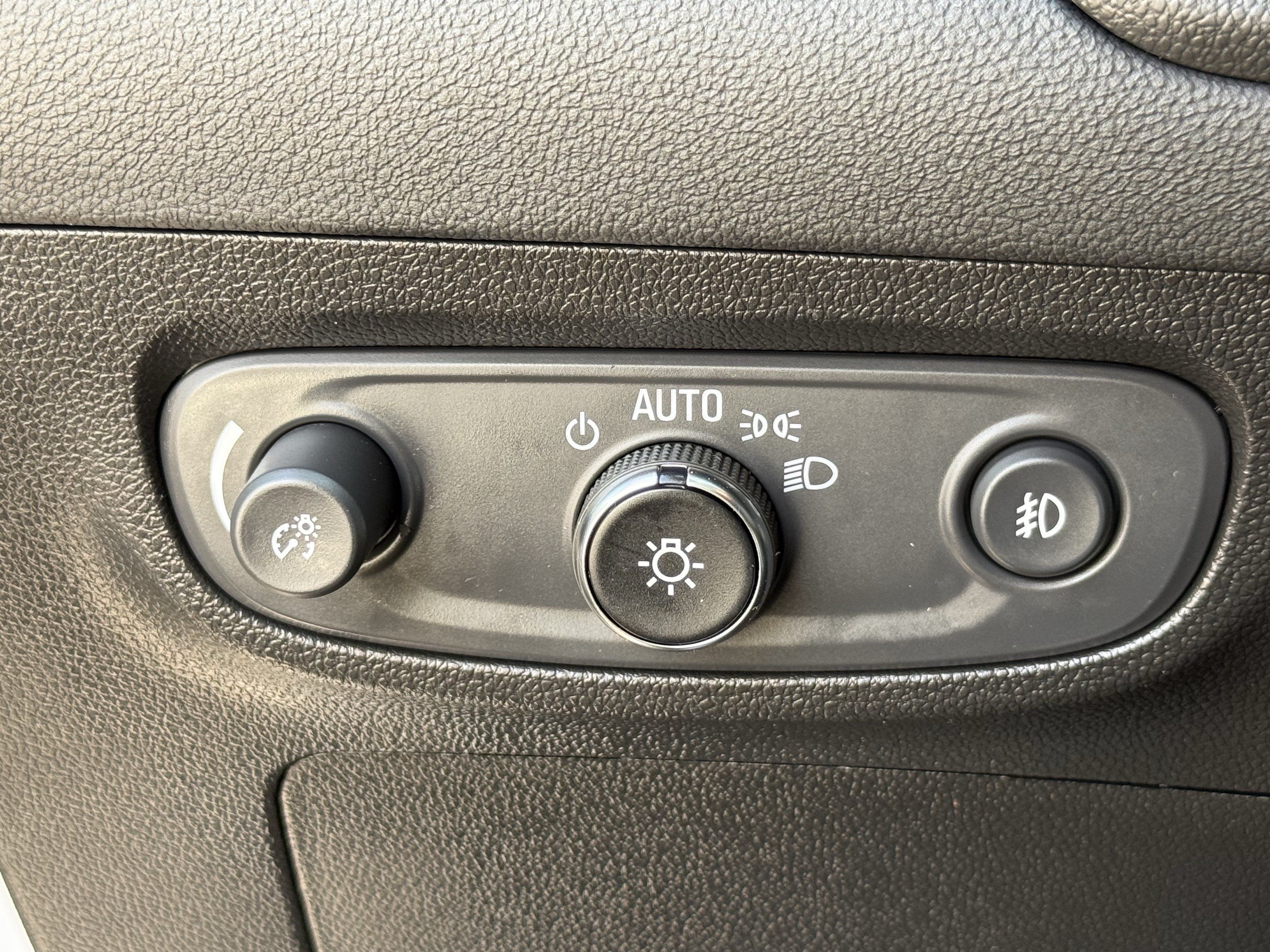 Used 2023 Buick Encore GX Preferred FWD image 25