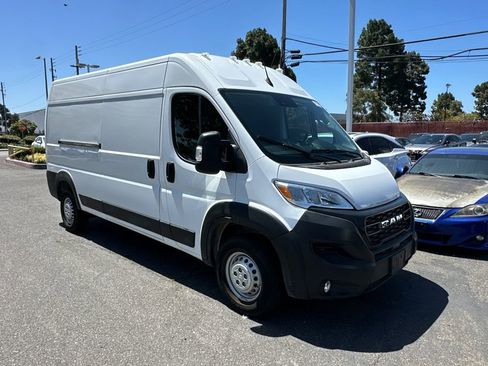 Used 2026 RAM ProMaster 2500 w/ Convenience Group FWD image 2