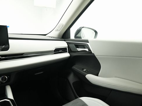 New 2025 Mitsubishi Outlander SE image 32