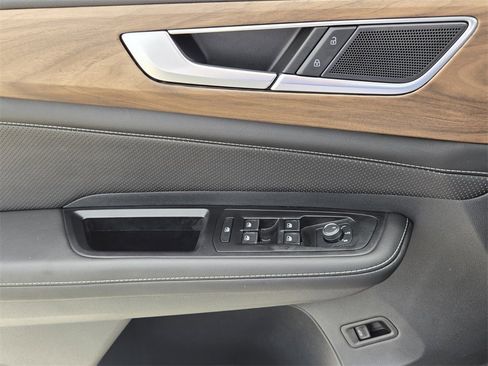 Certified 2025 Volkswagen Atlas SE w/ Panoramic Sunroof Package image 27