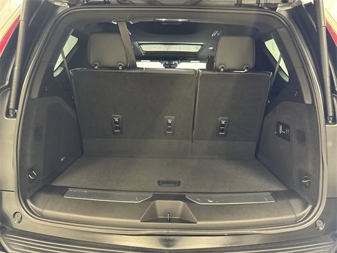 Used 2022 Cadillac Escalade Premium Luxury image 30