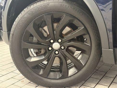 Used 2020 Land Rover Discovery Sport SE image 7