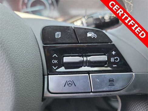 Used 2024 Hyundai Elantra SEL w/ Convenience Package image 5