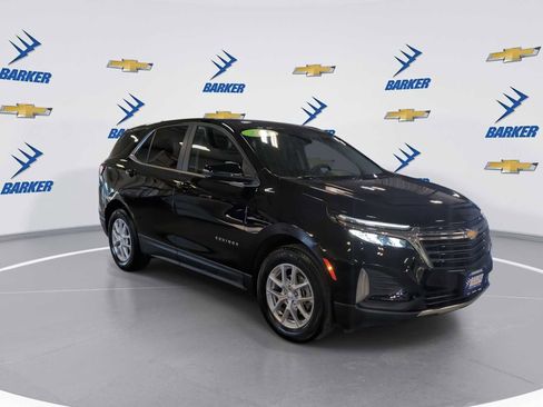Used 2023 Chevrolet Equinox LT image 2