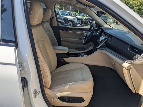 Certified 2022 Jeep Grand Cherokee Limited image 30