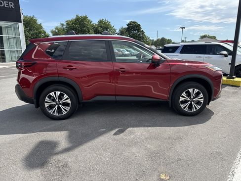 Used 2023 Nissan Rogue SV w/ SV Premium Package AWD/4WD image 2
