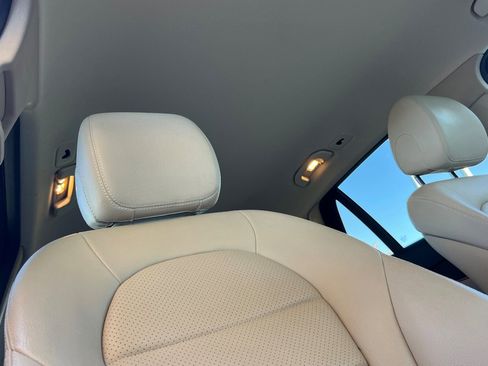 Used 2021 Mercedes-Benz GLC 300 4MATIC w/ Premium Package image 20