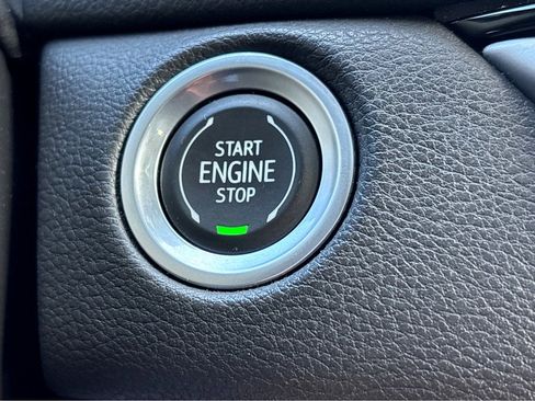 Certified 2024 Cadillac XT4 Premium Luxury image 8