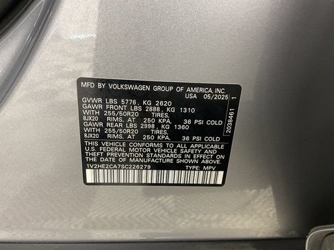 Used 2025 Volkswagen Atlas Cross Sport SE AWD/4WD image 28